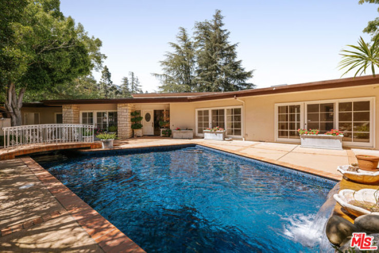Residential Home in Bel Air - Holmby Hills
