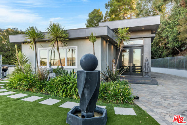4 Bed Home for Sale in Studio City, California