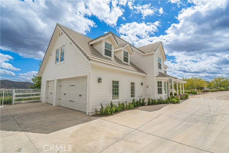 4 Bed Home for Sale in Agua Dulce, California