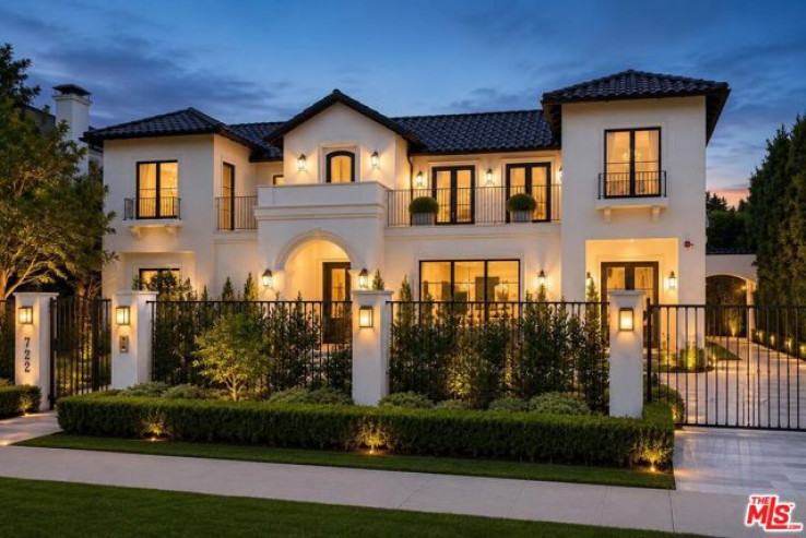7 Bed Home for Sale in Beverly Hills, California