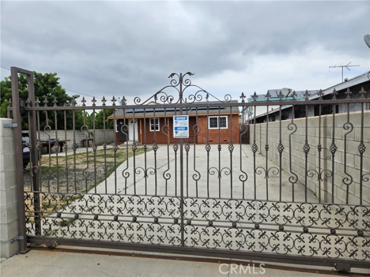 3 Bed Home for Sale in Inglewood, California