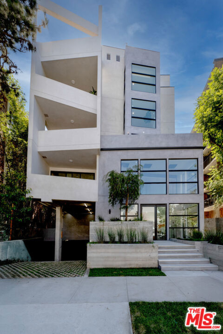1 Bed Home for Sale in Los Angeles, California