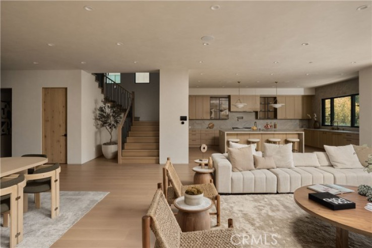 7 Bed Home for Sale in Studio City, California