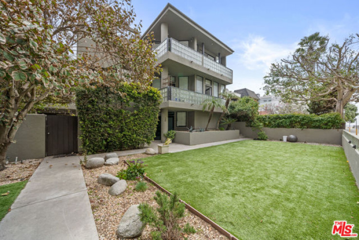  Income Home for Sale in Venice, California