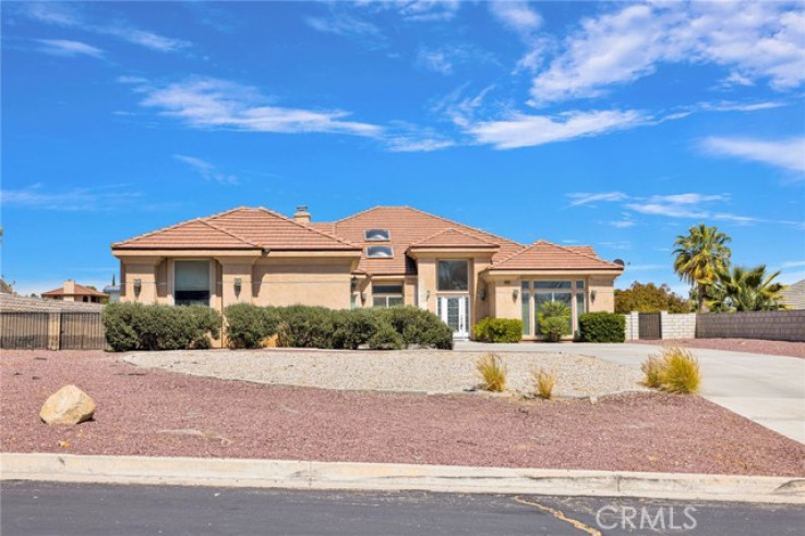 5 Bed Home for Sale in Apple Valley, California