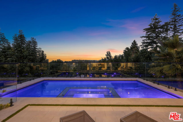 5 Bed Home for Sale in Encino, California