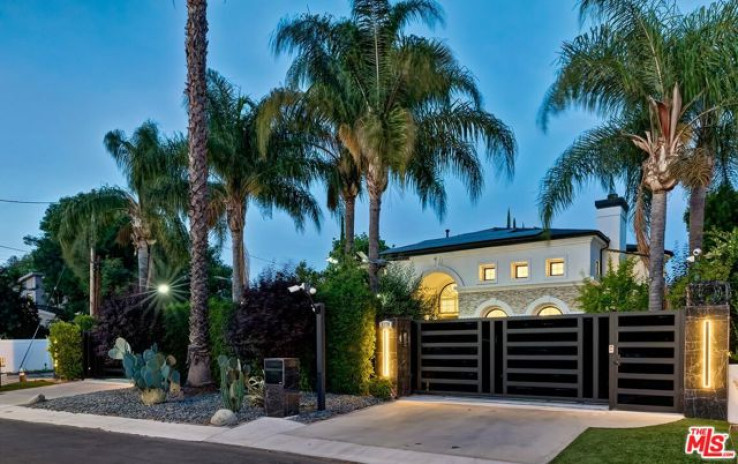 6 Bed Home for Sale in Encino, California