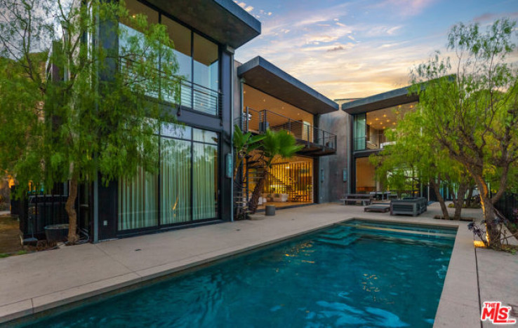 5 Bed Home for Sale in West Hollywood, California