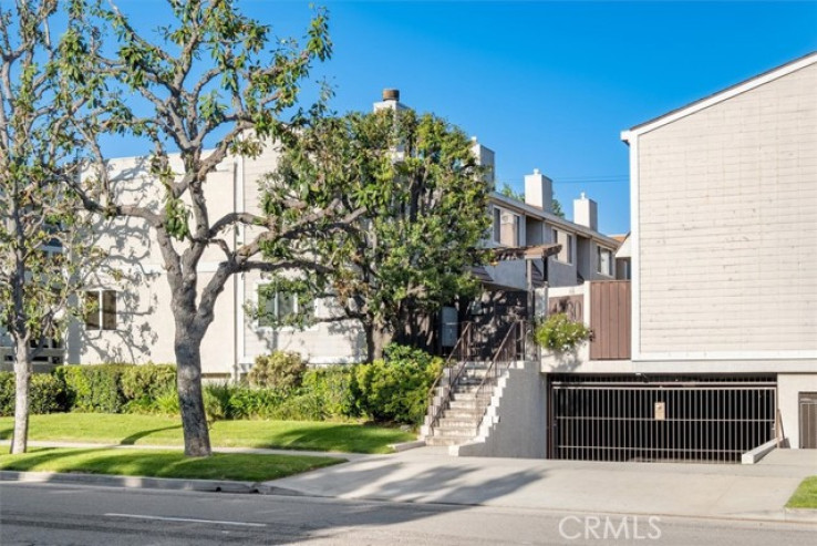 2 Bed Home for Sale in Studio City, California