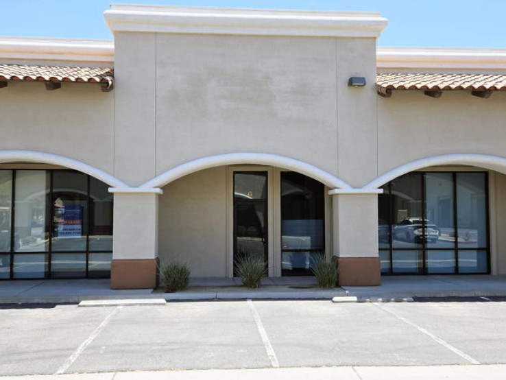 Commercial Lease in East Palm Desert