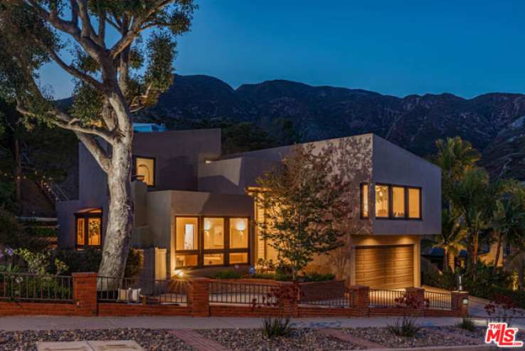 5 Bed Home for Sale in Malibu, California