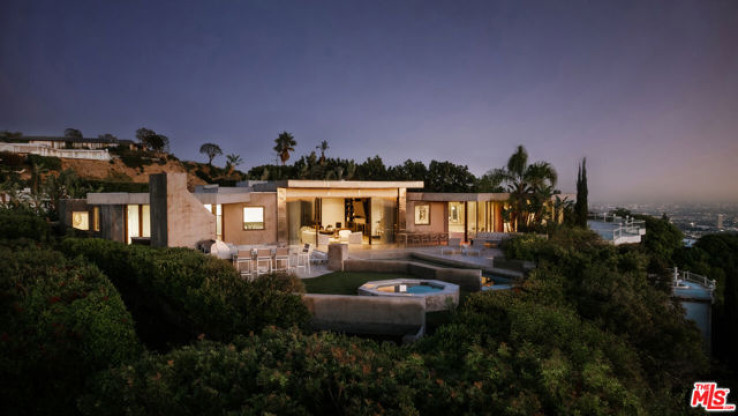 Residential Home in Beverly Hills