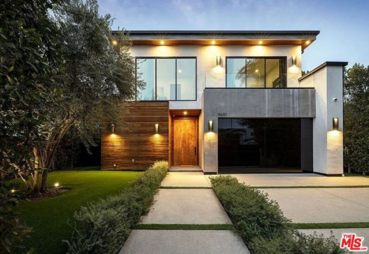  Income Home for Sale in Sherman Oaks, California