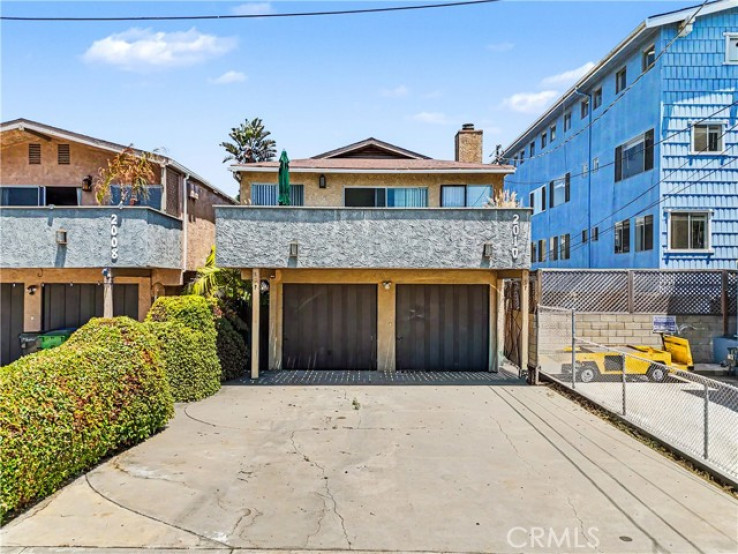  Income Home for Sale in Venice, California