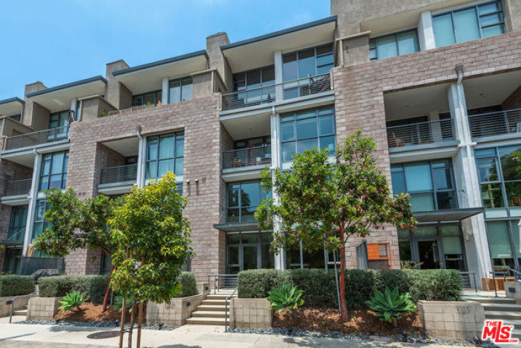 1 Bed Home for Sale in Los Angeles, California