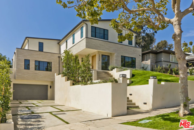 6 Bed Home for Sale in Los Angeles, California