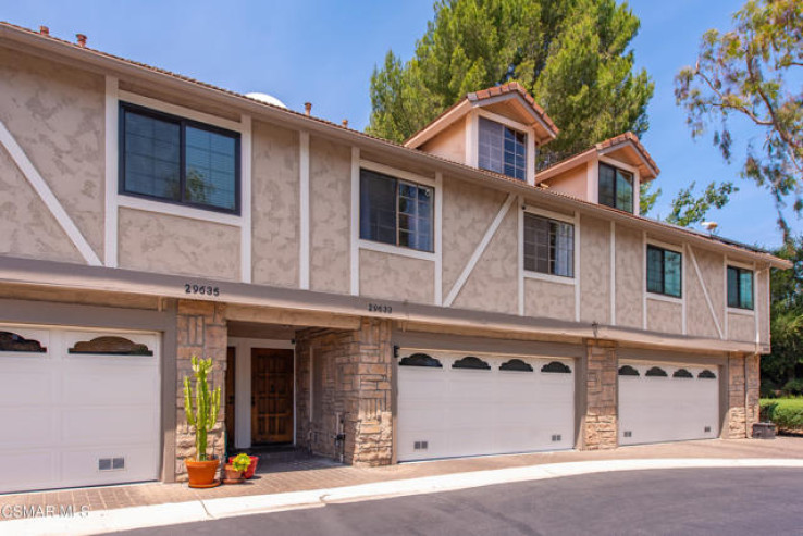 Residential Home in Agoura