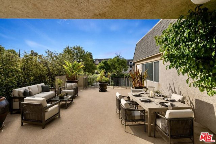 2 Bed Home for Sale in Los Angeles, California