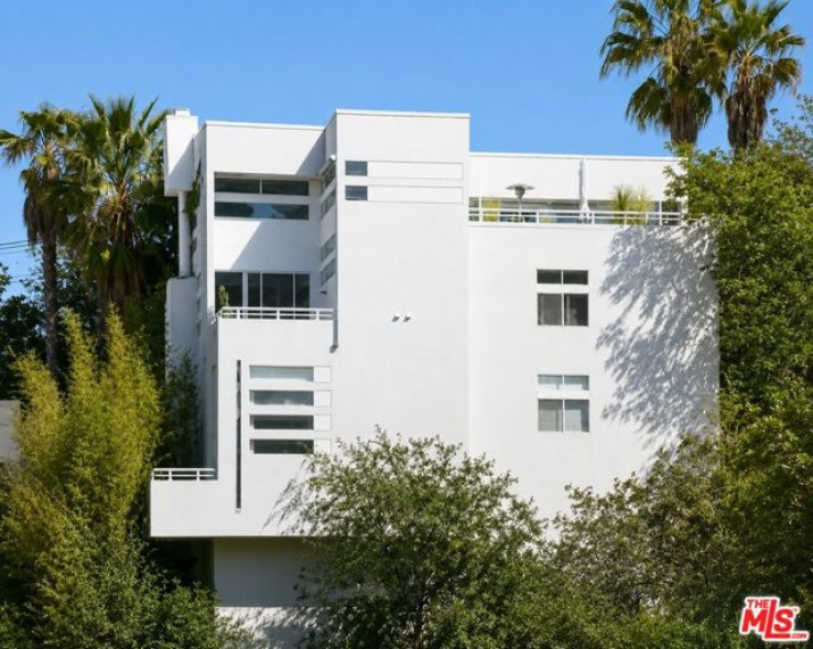 3 Bed Home for Sale in Sherman Oaks, California