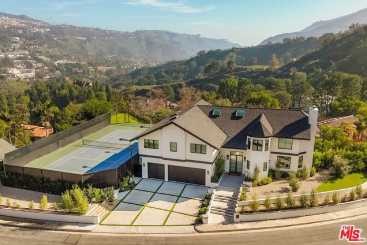 5 Bed Home for Sale in Pacific Palisades, California