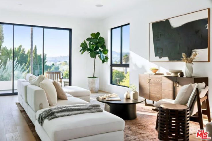 4 Bed Home for Sale in Los Angeles, California