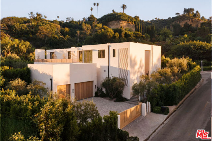 7 Bed Home for Sale in Los Angeles, California