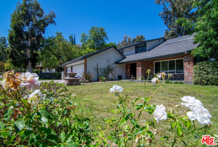 Residential Home in Calabasas