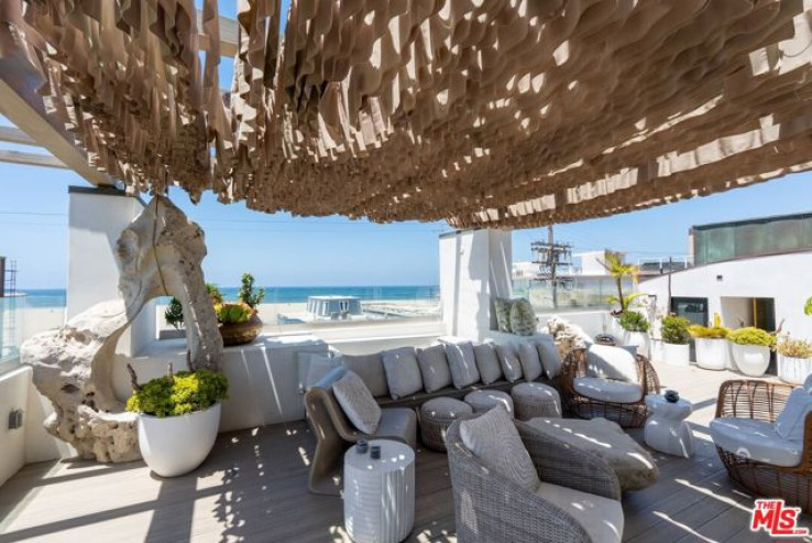 6 Bed Home for Sale in Marina del Rey, California