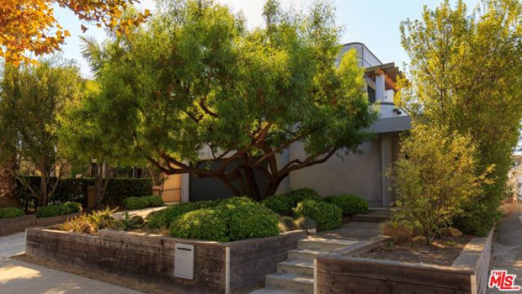 4 Bed Home for Sale in Los Angeles, California