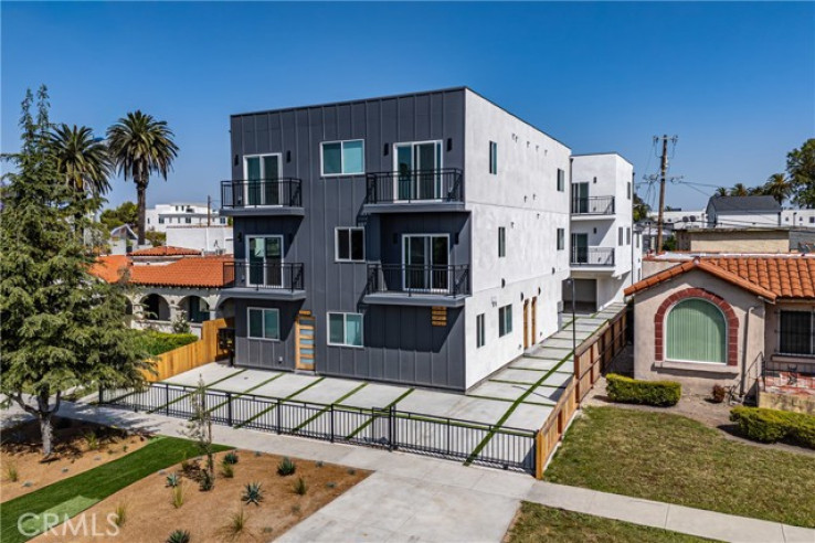 Income Home for Sale in Los Angeles, California