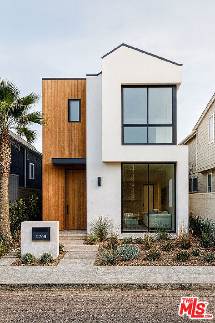 1 Bed Home for Sale in Venice, California