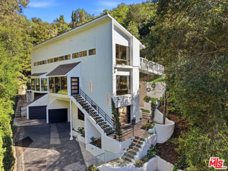 4 Bed Home for Sale in Beverly Hills, California