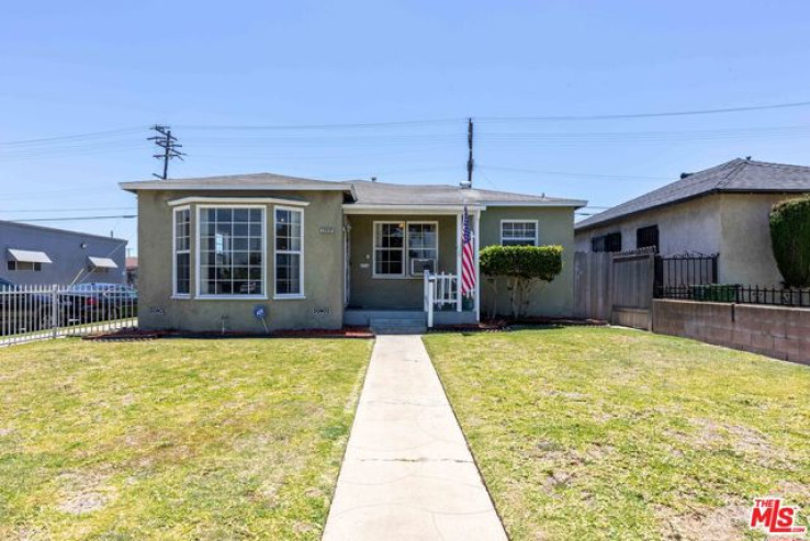 Residential Home in Compton S of Rosecrans, E of Alameda