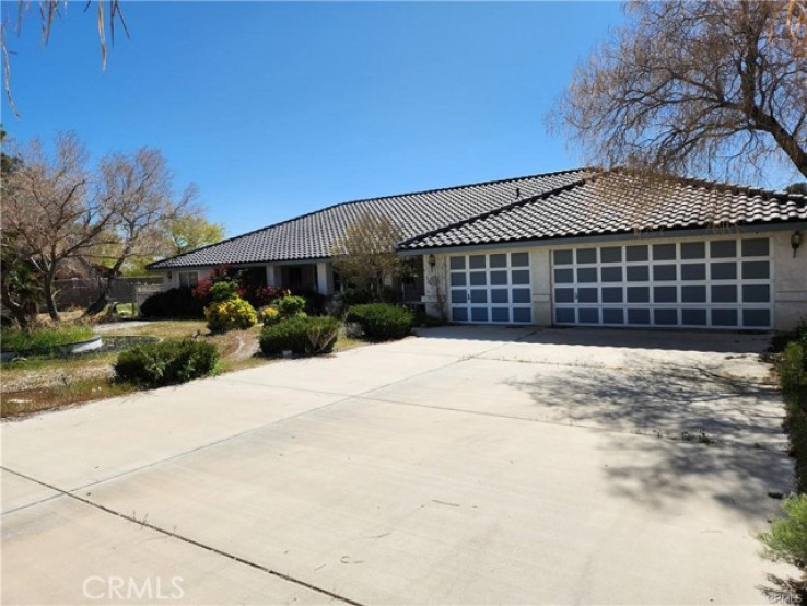 4 Bed Home for Sale in Apple Valley, California