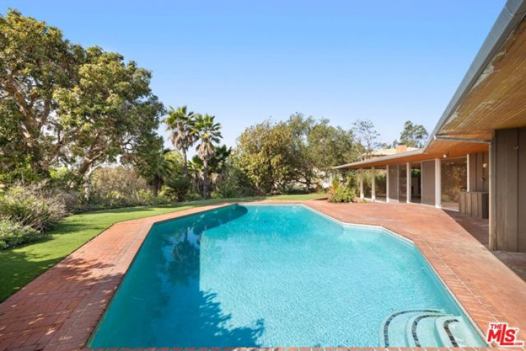 2 Bed Home for Sale in Los Angeles, California