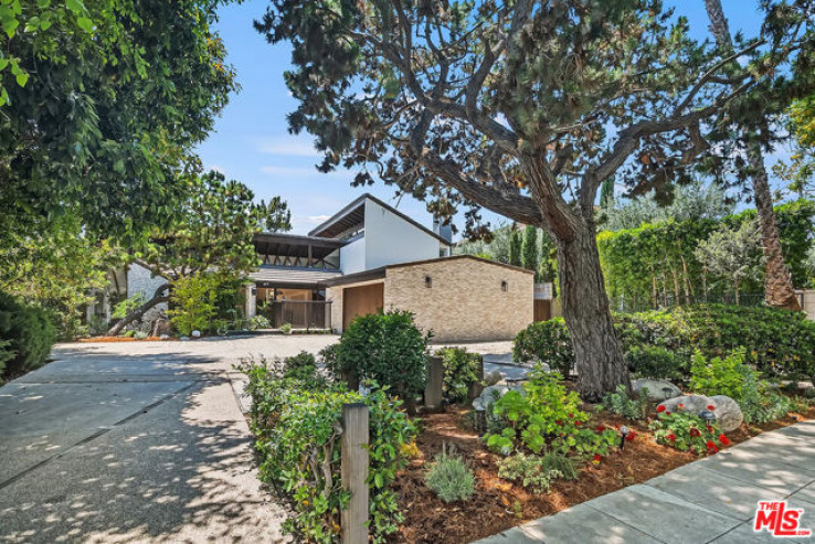 3 Bed Home for Sale in Beverly Hills, California