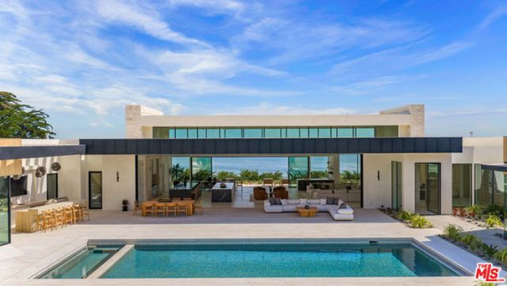 6 Bed Home for Sale in Malibu, California