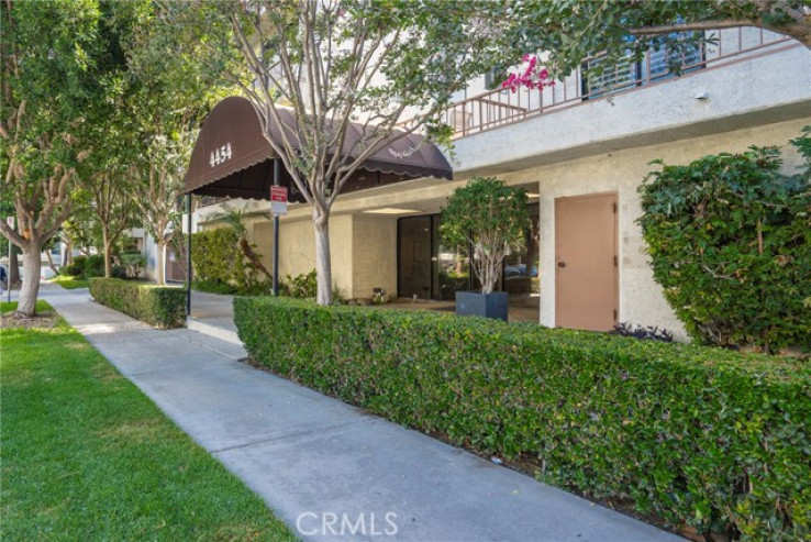 1 Bed Home for Sale in Sherman Oaks, California