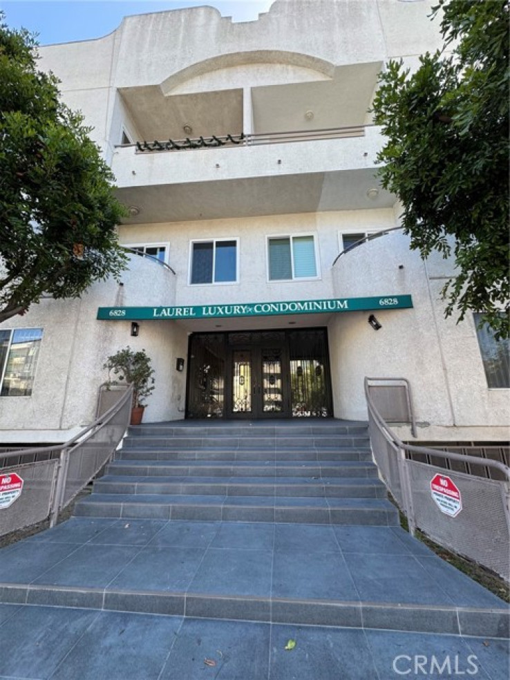 Residential Home in North Hollywood