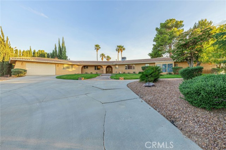 5 Bed Home for Sale in Apple Valley, California