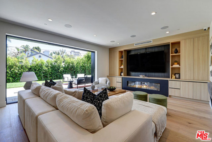 5 Bed Home for Sale in Marina del Rey, California