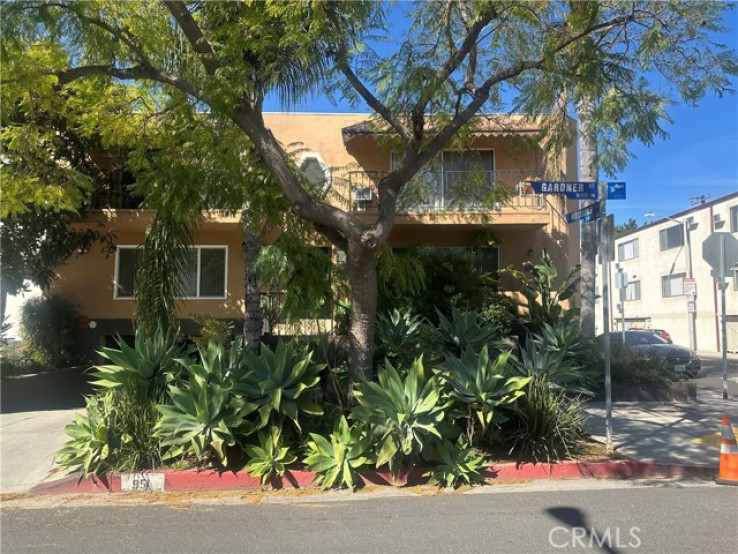 Residential Home in West Hollywood Vicinity