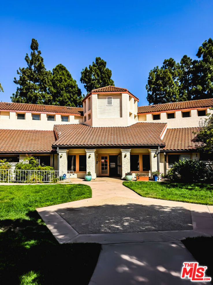 1 Bed Home for Sale in Pacific Palisades, California