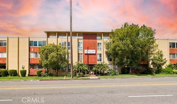 Residential Home in North Hollywood
