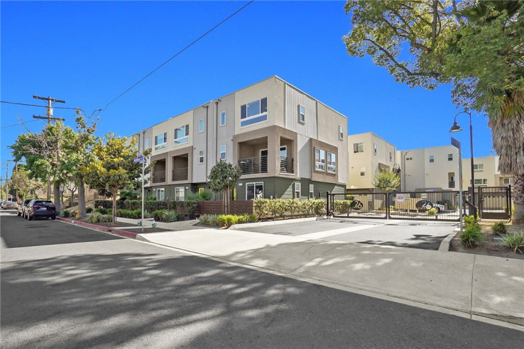 Residential Home in Valley Village