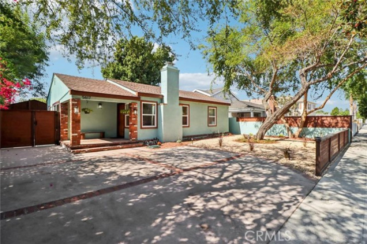Residential Home in North Hollywood