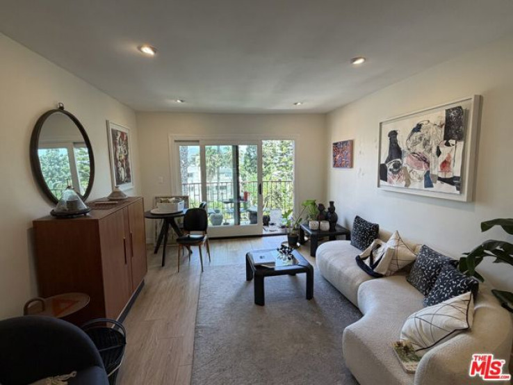 1 Bed Home for Sale in Los Angeles, California