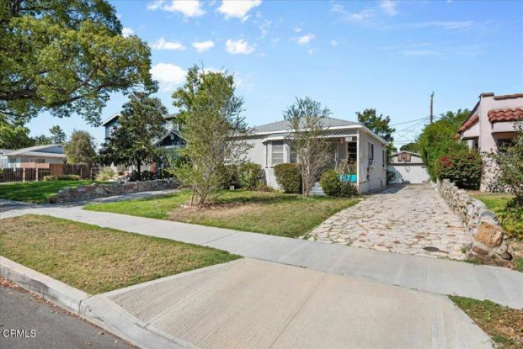 4 Bed Home for Sale in Burbank, California
