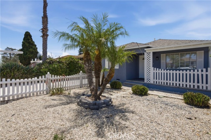 4 Bed Home for Sale in Hawthorne, California