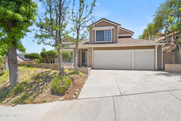 6 Bed Home for Sale in Newhall, California